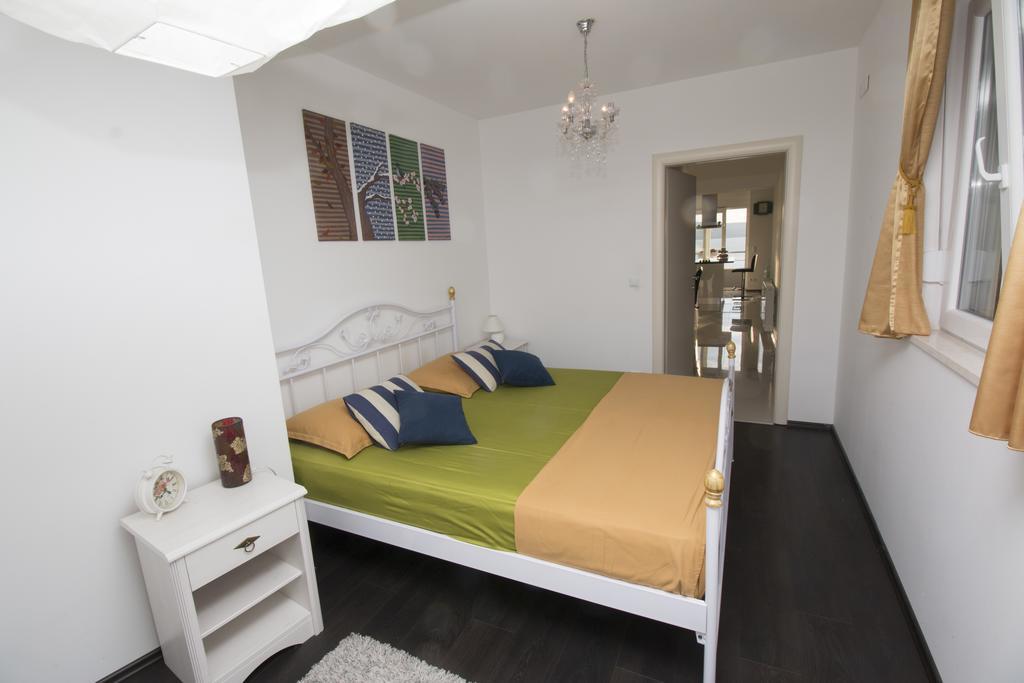 Apartment Mate Омиш Экстерьер фото